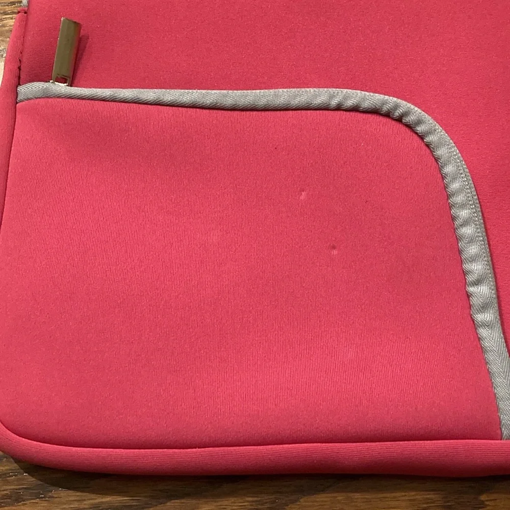 Pink laptop carry case